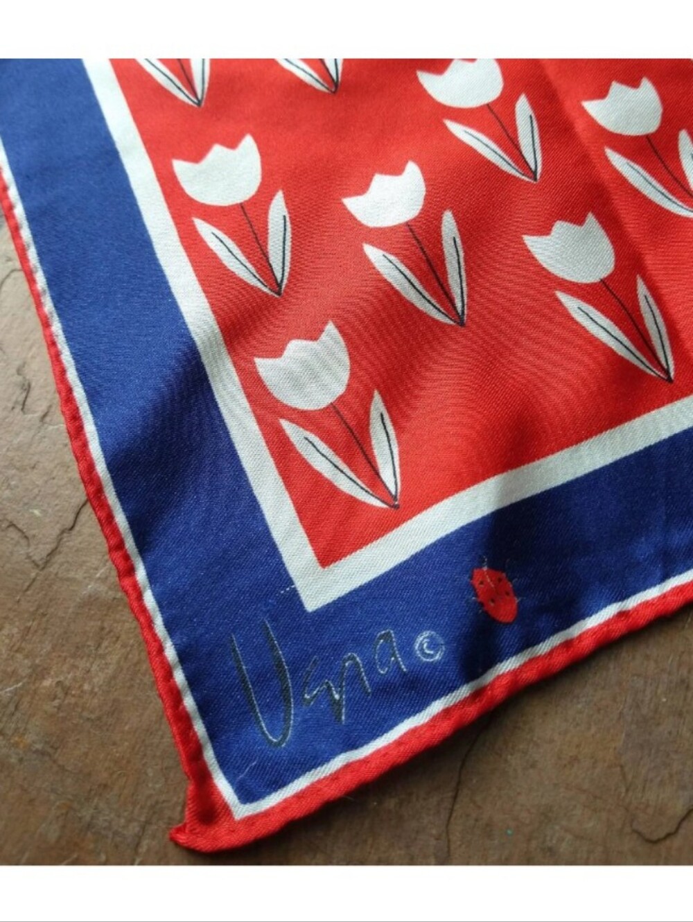 VERA NEUMANN square SCARF tulips - Picture 5 of 5